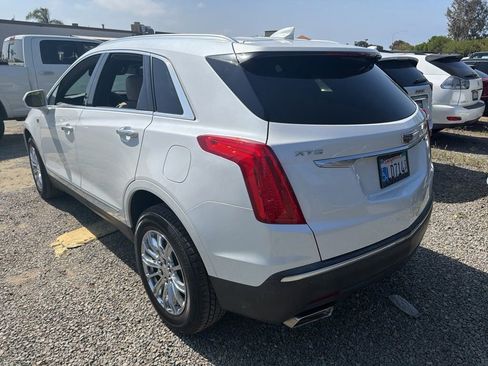 Used 2017 Cadillac XT5 Luxury w/ Driver Awareness Package FWD image 4