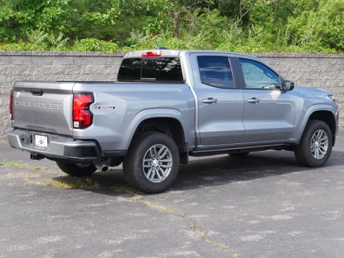 Certified 2024 Chevrolet Colorado LT w/ LT Convenience Package II AWD/4WD image 8