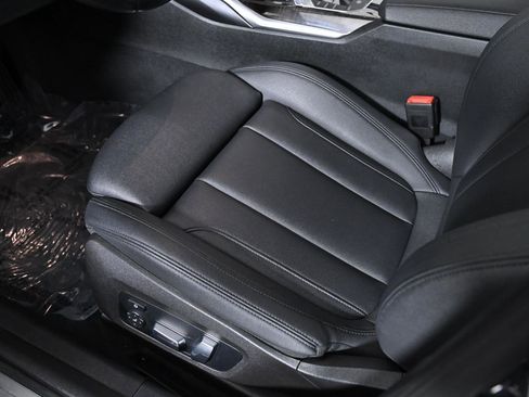 Used 2019 BMW 330i xDrive Sedan w/ Convenience Package image 22