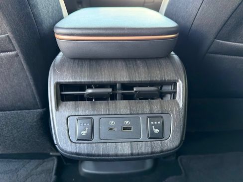 Used 2023 Nissan Ariya FWD image 35