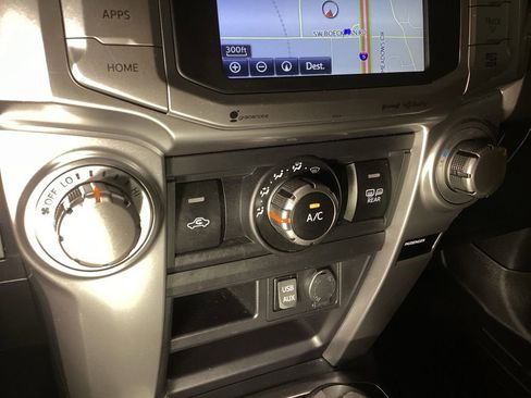 Used 2018 Toyota 4Runner SR5 Premium AWD/4WD image 18