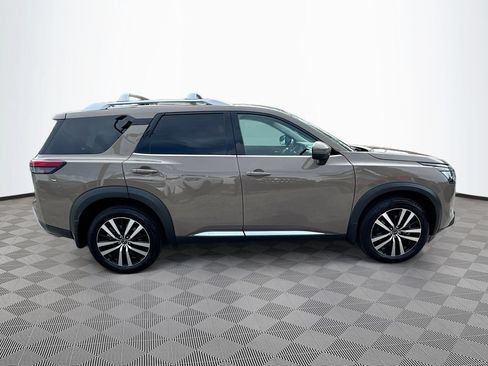 Used 2025 Nissan Pathfinder Platinum w/ Cargo Package AWD/4WD image 5