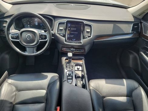 Used 2017 Volvo XC90 T6 Momentum w/ Vision Package AWD/4WD image 9