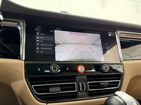 Certified 2025 Porsche Macan image 44