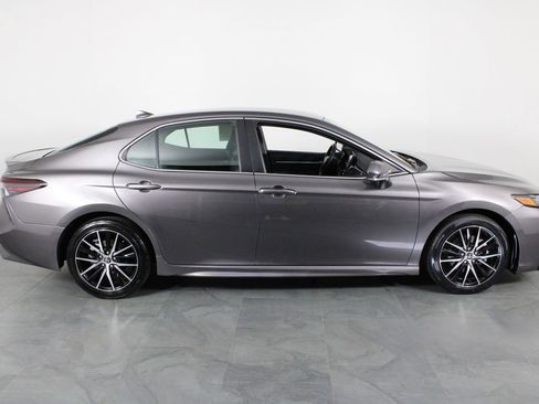 Used 2023 Toyota Camry SE image 14