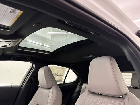 New 2026 Lexus UX 300h FWD image 14