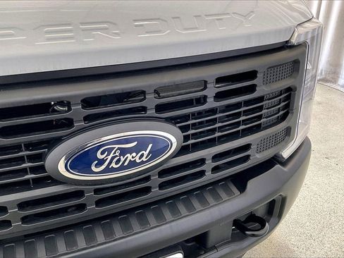 Used 2025 Ford F350 XL image 6
