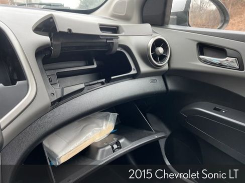 Used 2015 Chevrolet Sonic LT image 31