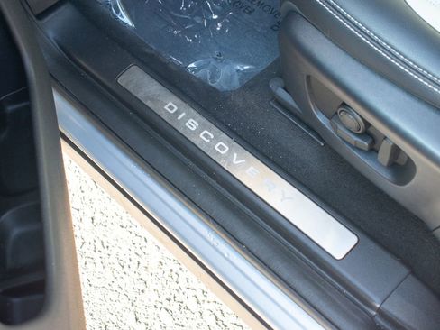 Used 2025 Land Rover Discovery Sport Dynamic SE image 17