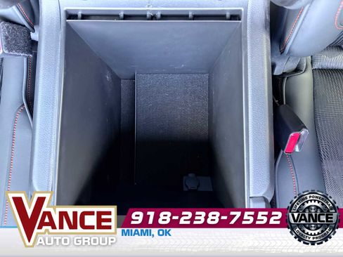 Used 2024 Nissan Titan PRO-4X image 36