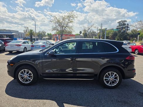 Used 2016 Porsche Cayenne AWD/4WD image 7
