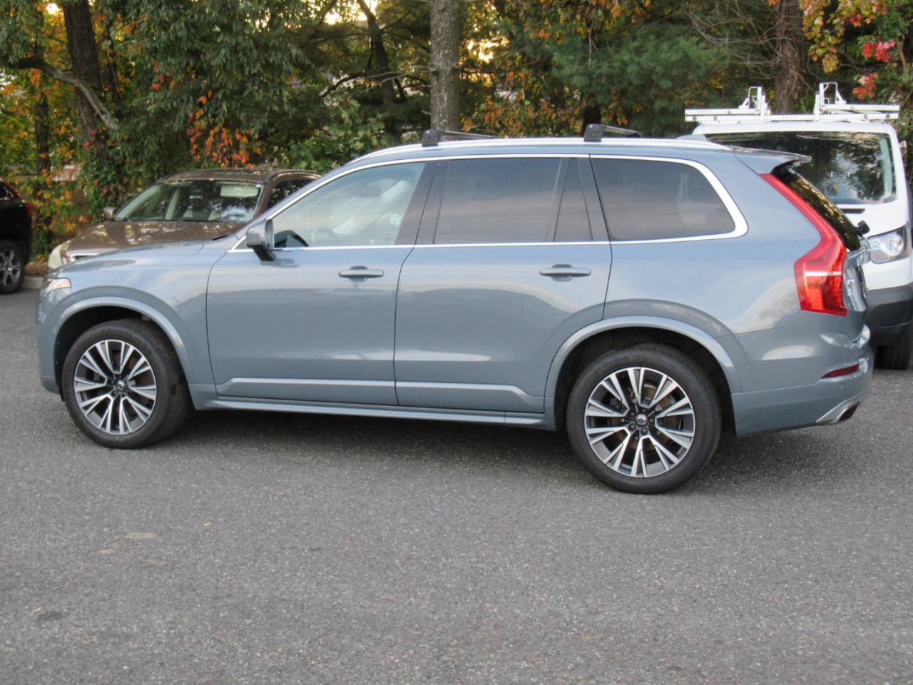 Used 2020 Volvo XC90 T5 Momentum AWD/4WD image 3