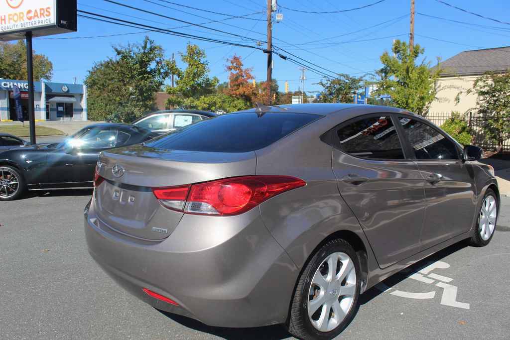Used 2013 Hyundai Elantra Limited FWD image 5