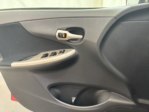Used 2013 Toyota Corolla S FWD image 22