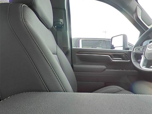 New 2025 GMC Sierra 2500 SLT image 28