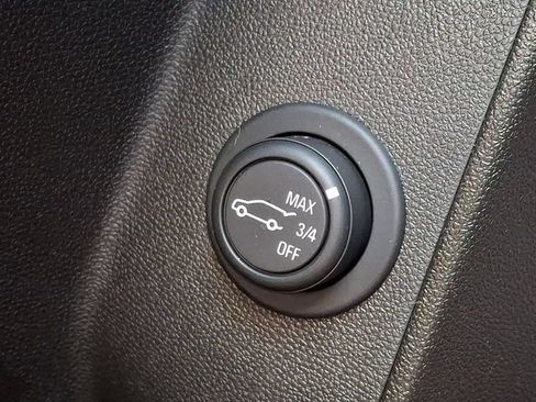 Used 2020 Chevrolet Equinox LT AWD/4WD image 25