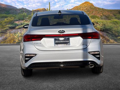 Certified 2021 Kia Forte LXS image 9