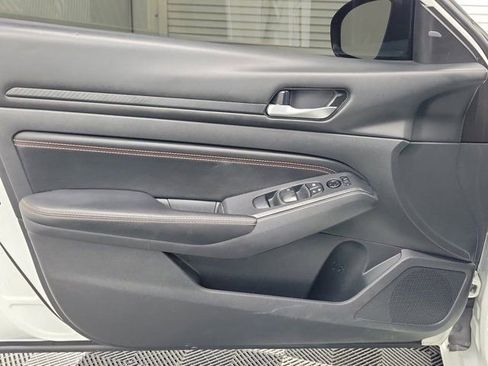 Used 2021 Nissan Altima 2.5 SR FWD image 18