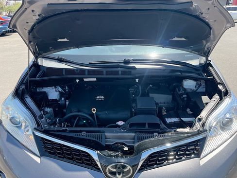 Used 2020 Toyota Sienna XLE FWD image 29