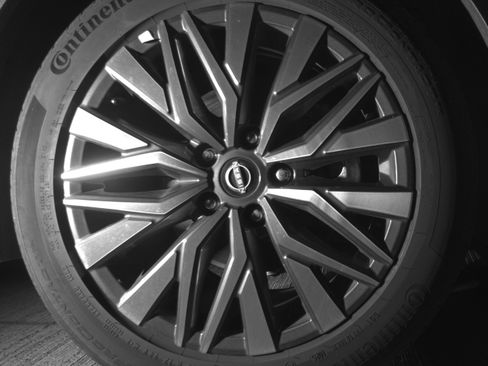 Used 2025 Nissan Altima 2.5 SV FWD image 13
