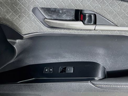 Used 2025 Toyota Camry XLE FWD image 32