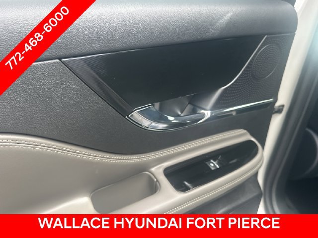 Used 2023 Lincoln Corsair FWD image 12