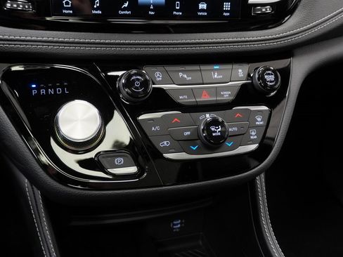 New 2026 Chrysler Pacifica Limited w/ S Appearance Package image 27