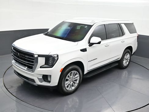 Used 2024 GMC Yukon SLT w/ SLT Luxury Package RWD image 10