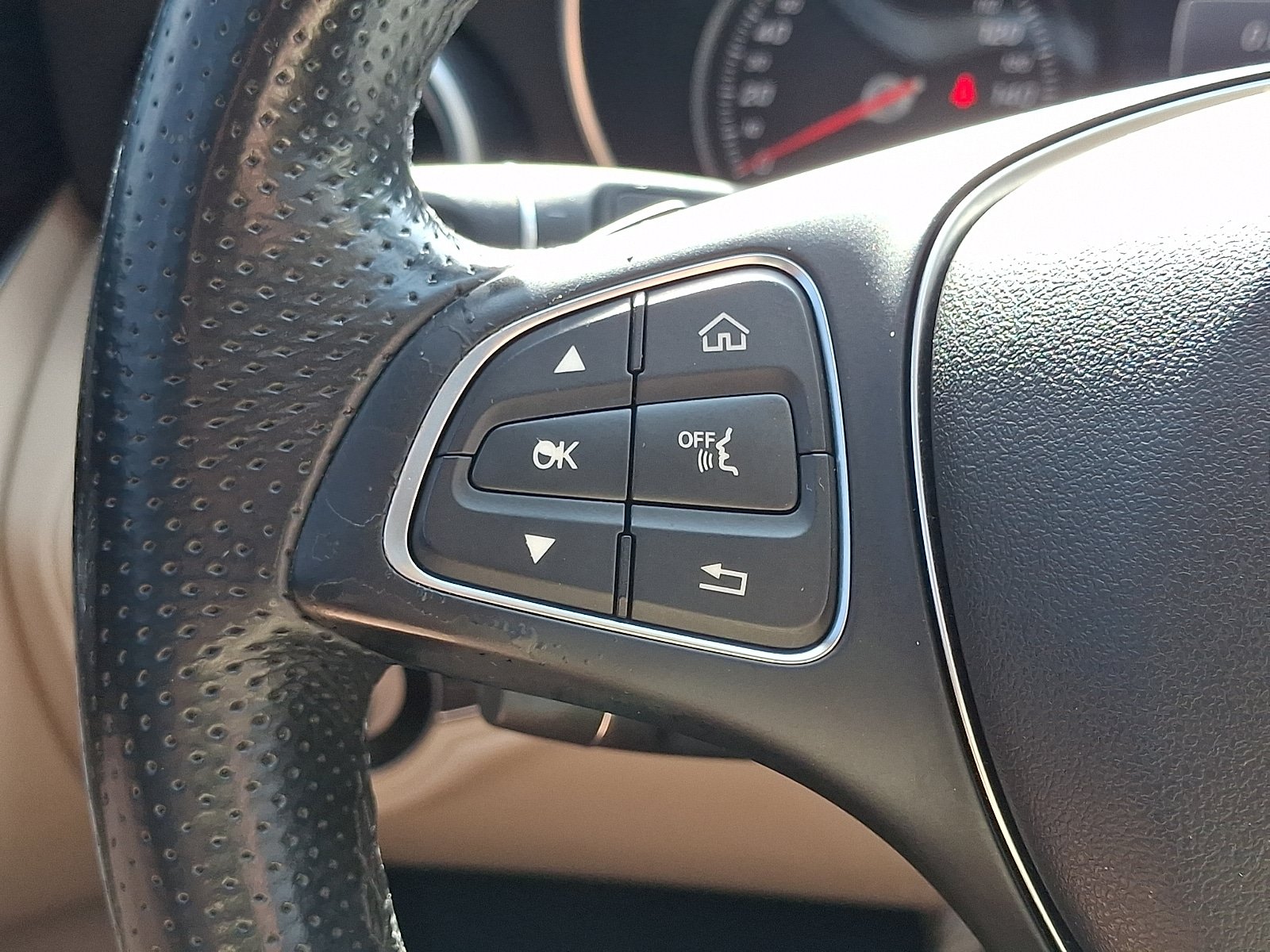 Used 2015 Mercedes-Benz C 300 4MATIC Sedan image 24