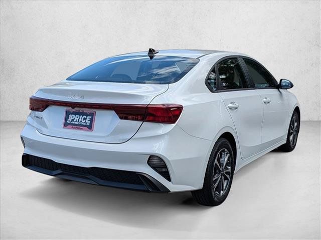Used 2024 Kia Forte LXS FWD image 5