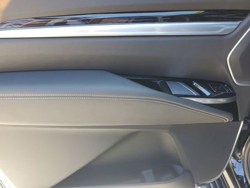 Certified 2025 Cadillac Escalade ESV Sport image 13