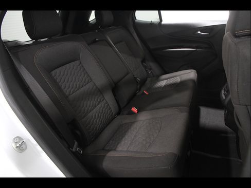 Used 2020 Chevrolet Equinox LT FWD image 17