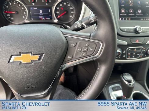 Used 2020 Chevrolet Equinox LT w/ Driver Convenience Package AWD/4WD image 22