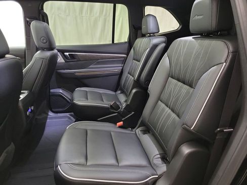 Used 2025 Buick Enclave Avenir w/ Super Cruise Package image 10