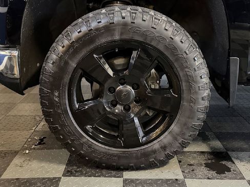 Used 2020 Chevrolet Silverado 1500 LT image 29