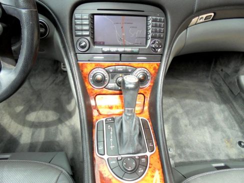 Used 2005 Mercedes-Benz SL 500 image 10