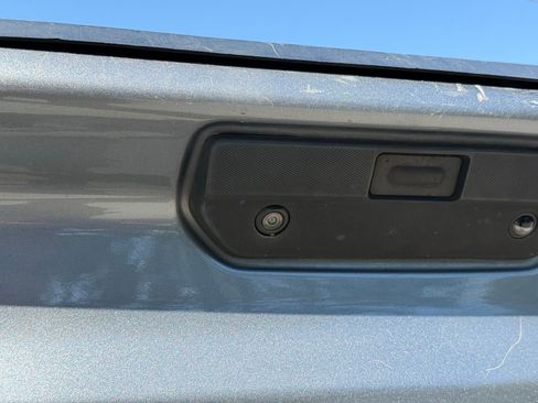 Used 2020 Chevrolet Silverado 1500 Custom w/ Custom Value Package RWD image 9