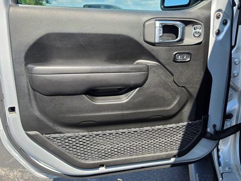 Used 2023 Jeep Wrangler Unlimited Sport AWD/4WD image 12