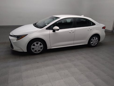 Used 2021 Toyota Corolla LE FWD image 2