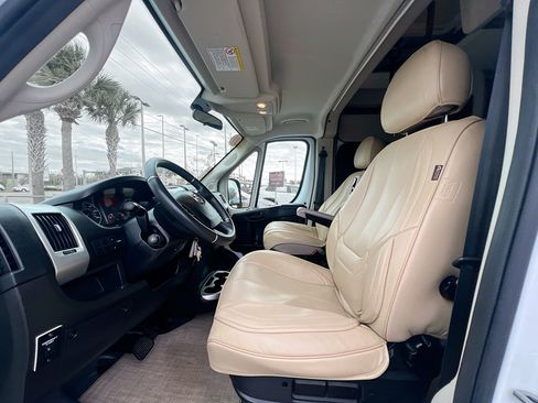 Used 2021 RAM ProMaster 3500 w/ Convenience Group image 14
