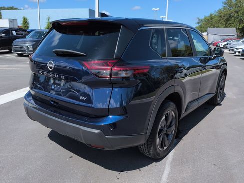 Used 2024 Nissan Rogue SV FWD image 4