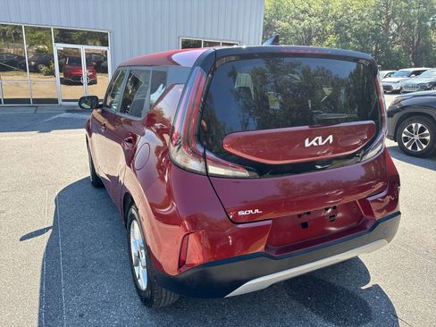 Used 2023 Kia Soul LX w/ Option Group 015 FWD image 7