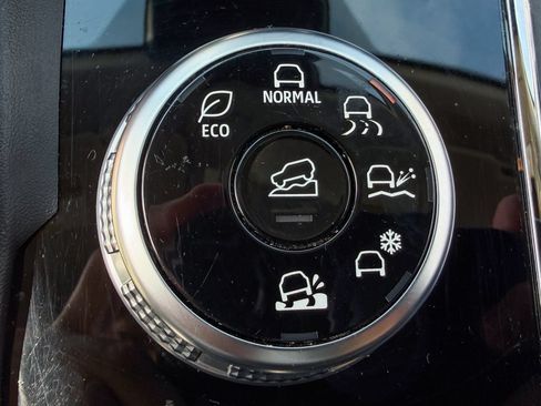 Used 2022 Mitsubishi Outlander SE AWD/4WD image 12