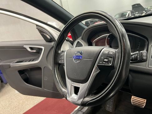 Used 2016 Volvo XC60 T6 R-Design w/ Climate Package image 34