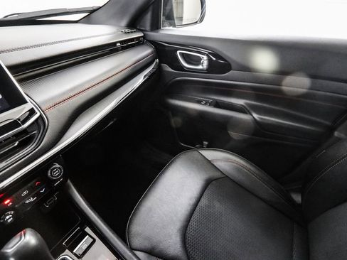 Used 2024 Jeep Compass Trailhawk image 41