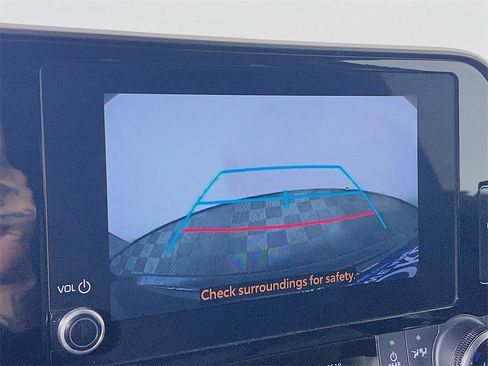 Certified 2023 Toyota Highlander LE image 13