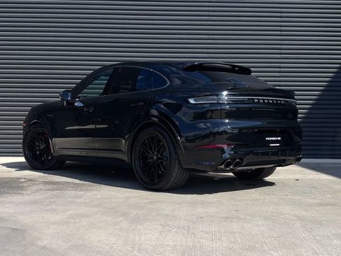 New 2026 Porsche Cayenne Turbo image 3