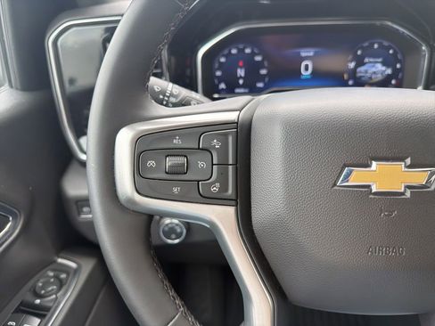 Used 2023 Chevrolet Silverado 1500 LT w/ Leather Package AWD/4WD image 17