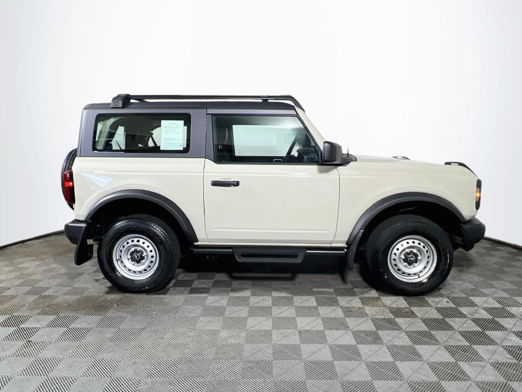 Used 2025 Ford Bronco 2-Door AWD/4WD image 8