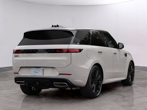 New 2026 Land Rover Range Rover Sport Dynamic SE AWD/4WD image 7